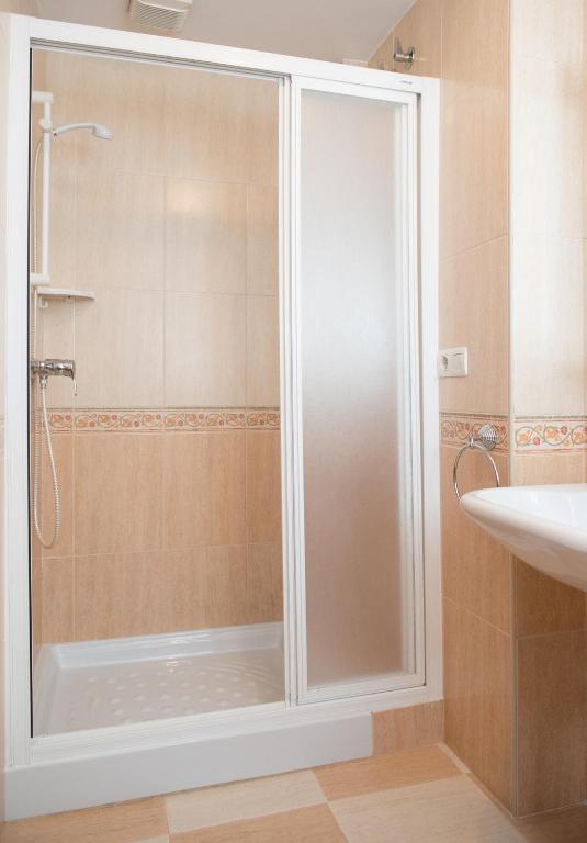 Hostal Camino Real غرناطة الغرفة الصورة